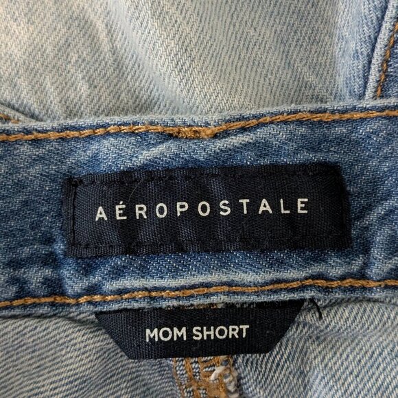 AEROPOSTALE Blue Denim Mid-Rise Pleated Cut-Off Jean Mom Shorts; Size 00 - Picture 3 of 4
